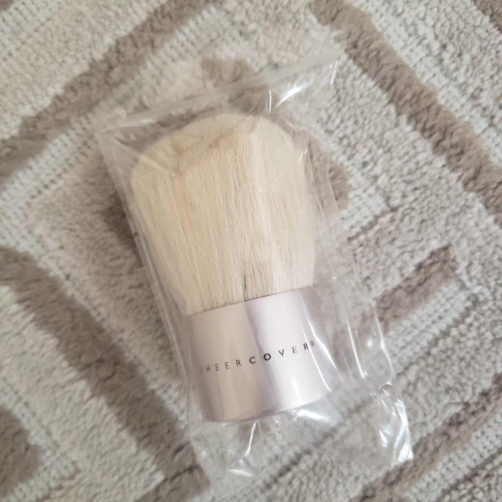 Sheer Cover Kubuki Brush Still in Original Cellophane Packaging $10